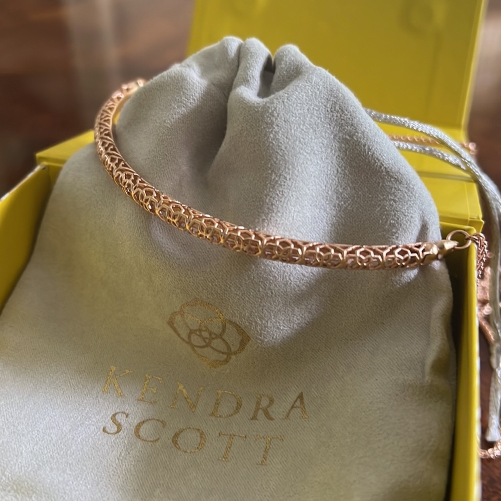 NIB Kendra Scott Rose Gold Necklace ❤️